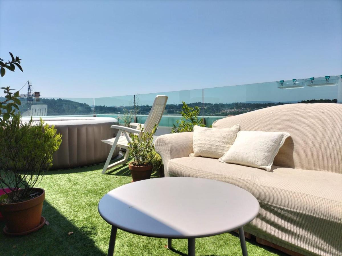 Preciosa Habitacion Suite En Atico Con Terraza Santiago de Compostela Eksteriør bilde